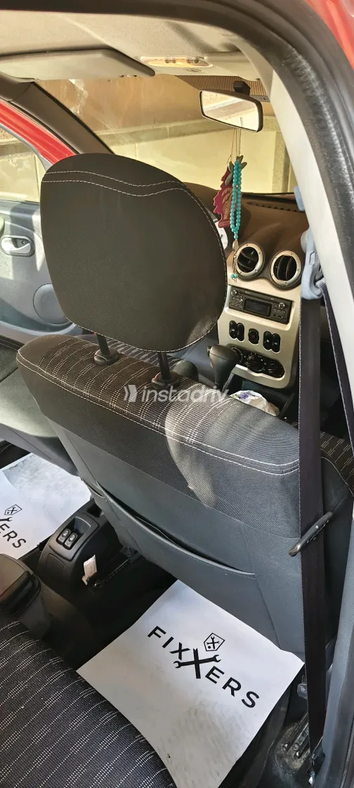 Renault Sandero 2014 Red Automatic Used for Sale in Greater Cairo ( Cairo + Giza) - 2