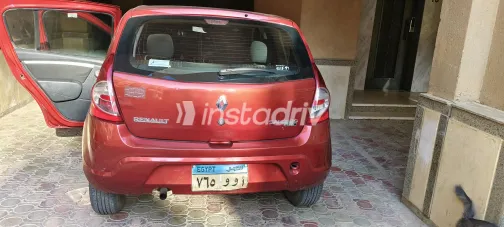 Renault Sandero 2014 Red Automatic Used for Sale in Greater Cairo ( Cairo + Giza) - 3