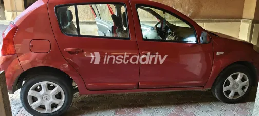 Renault Sandero 2014 Red Automatic Used for Sale in Greater Cairo ( Cairo + Giza) - 7
