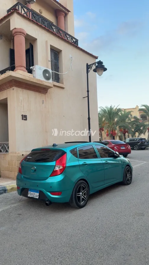 Hyundai Accent RB 2017 Green Automatic Used for Sale in Greater Cairo ( Cairo + Giza) - 2