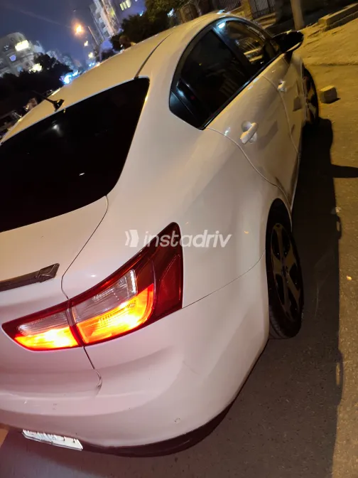 Kia Rio 2013 White Automatic Used for Sale in Greater Cairo ( Cairo + Giza) - 2