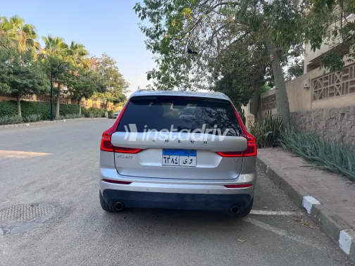 فولفو XC60 2021 فضي أوتوماتيك مستعملة للبيع في القاهرة الكبرى ( القاهرة - الجيزة) - 1