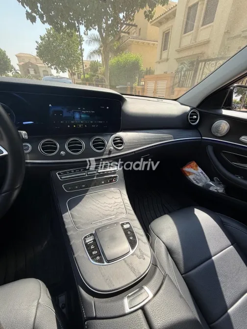 Mercedes E 200 2022 Black Automatic Used for Sale in Greater Cairo ( Cairo + Giza) - 2