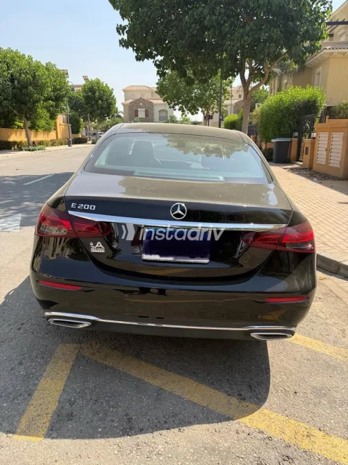 Mercedes E 200 2022 Black Automatic Used for Sale in Greater Cairo ( Cairo + Giza) - 6