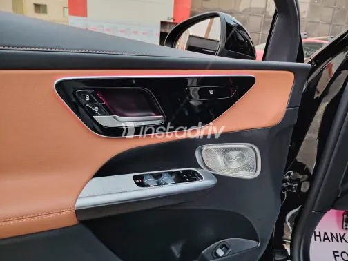 مرسيدس GLC 300 2024 أسود أوتوماتيك مستعملة للبيع في القاهرة الكبرى ( القاهرة - الجيزة) - 3