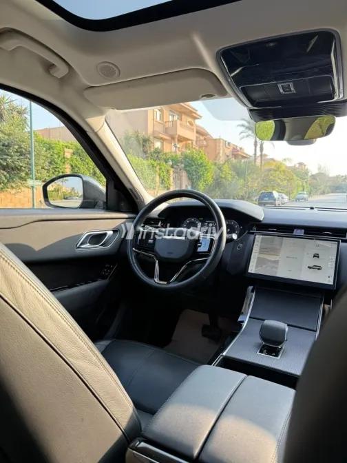 Land Rover Range Rover 2024 Black Automatic Used for Sale in Greater Cairo ( Cairo + Giza) - 4