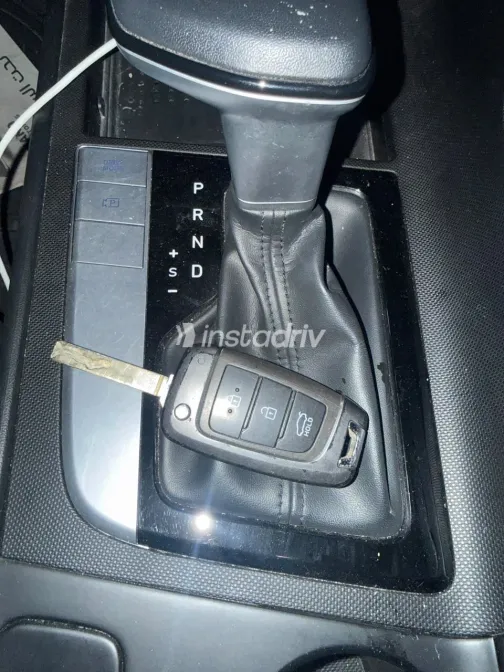 Hyundai Elantra HD 2022 Red Automatic Used for Sale in Greater Cairo ( Cairo + Giza) - 8