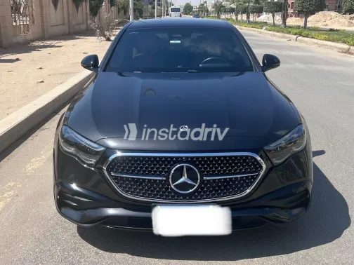 مرسيدس E 300 2025 أسود أوتوماتيك مستعملة للبيع في القاهرة الكبرى ( القاهرة - الجيزة) - 4