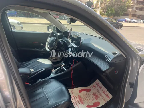 Peugeot 2008 2022 Silver Automatic Used for Sale in Greater Cairo ( Cairo + Giza) - 3