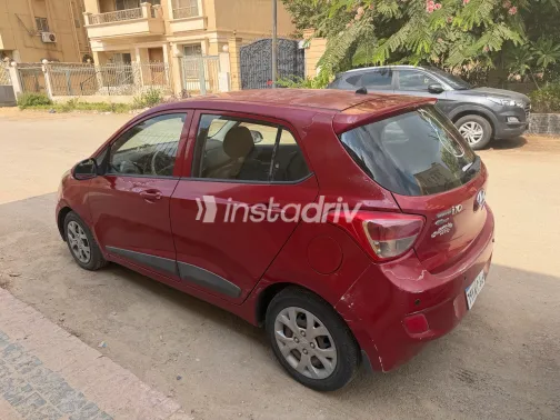 Hyundai Grand i10 2016 Red Automatic Used for Sale in Greater Cairo ( Cairo + Giza) - 4