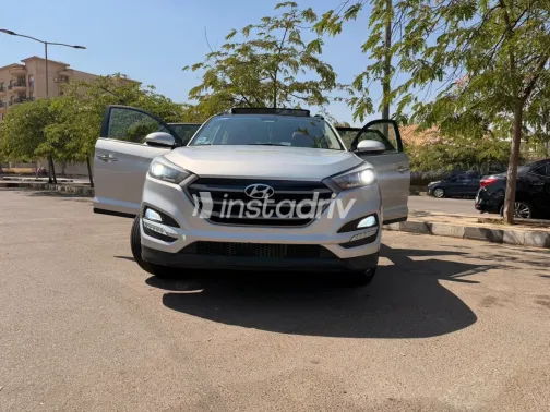 Hyundai Tucson 2018 Silver Automatic Used for Sale in Greater Cairo ( Cairo + Giza) - 2
