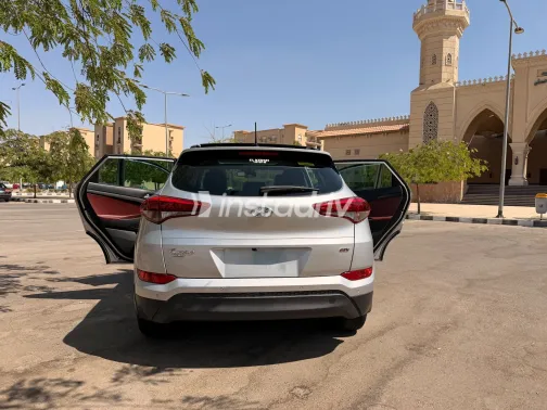 Hyundai Tucson 2018 Silver Automatic Used for Sale in Greater Cairo ( Cairo + Giza) - 6