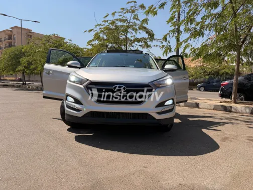 Hyundai Tucson 2018 Silver Automatic Used for Sale in Greater Cairo ( Cairo + Giza) - 10