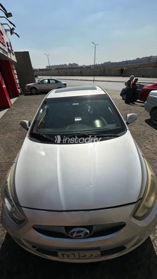 Hyundai Accent RB 2017 Silver Automatic Used for Sale in Greater Cairo ( Cairo + Giza) - 2