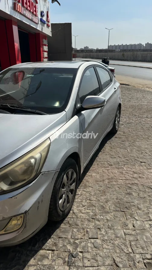Hyundai Accent RB 2017 Silver Automatic Used for Sale in Greater Cairo ( Cairo + Giza) - 3