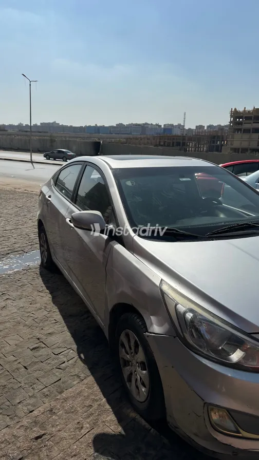 Hyundai Accent RB 2017 Silver Automatic Used for Sale in Greater Cairo ( Cairo + Giza) - 4