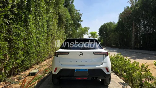 Opel Mokka 2023 White Automatic Used for Sale in Greater Cairo ( Cairo + Giza) - 3