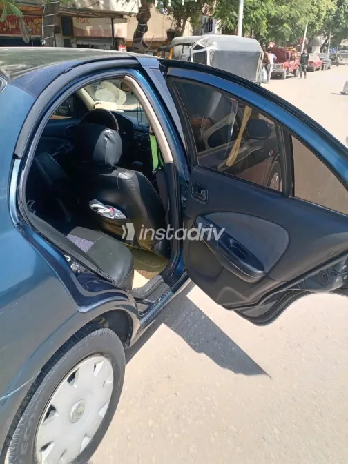 Nissan Sunny 2004 White Automatic Used for Sale in Greater Cairo ( Cairo + Giza) - 3