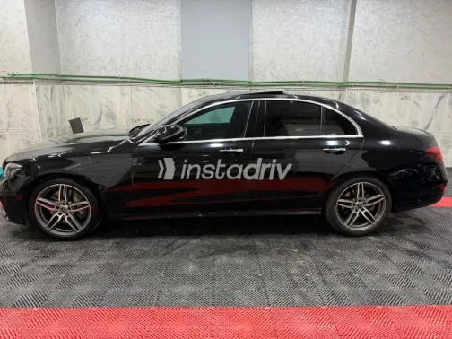 مرسيدس E 350 2020 أسود أوتوماتيك مستعملة للبيع في القاهرة الكبرى ( القاهرة - الجيزة) - 1