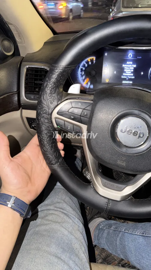 Jeep Grand Cherokee 2014 White Automatic Used for Sale in Greater Cairo ( Cairo + Giza) - 3