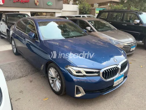 بي ام دبليو 520 2023 أبيض أوتوماتيك مستعملة للبيع في القاهرة الكبرى ( القاهرة - الجيزة) - 7