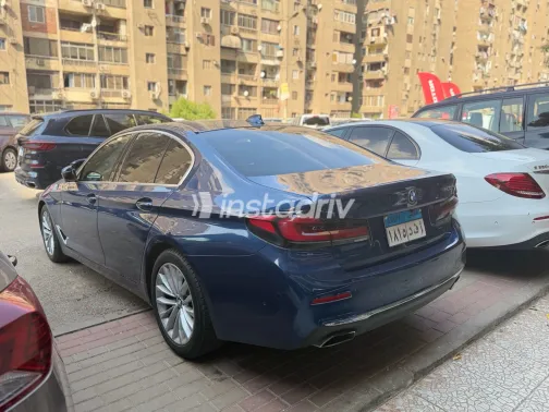بي ام دبليو 520 2023 أبيض أوتوماتيك مستعملة للبيع في القاهرة الكبرى ( القاهرة - الجيزة) - 10