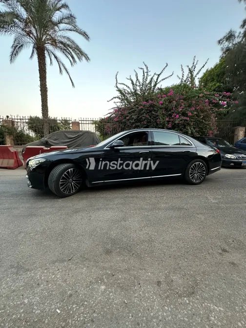 مرسيدس S 450 2022 أسود أوتوماتيك مستعملة للبيع في القاهرة الكبرى ( القاهرة - الجيزة) - 2