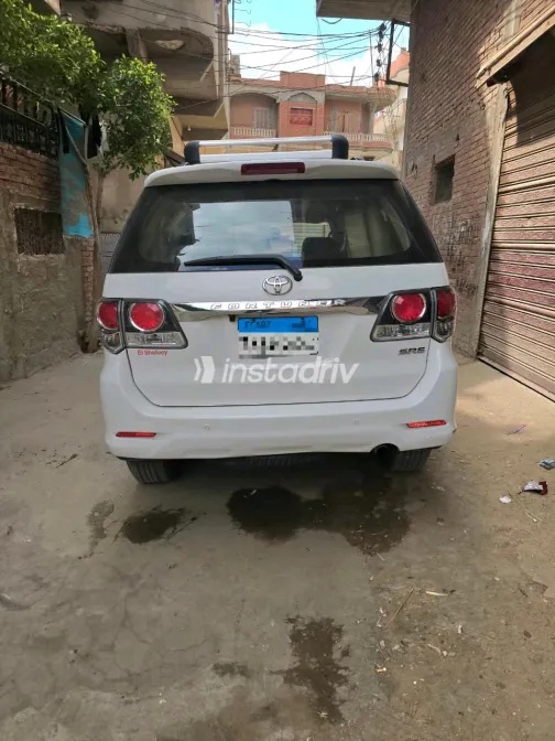 Toyota Fortuner 2017 White Automatic Used for Sale in Greater Cairo ( Cairo + Giza) - 5
