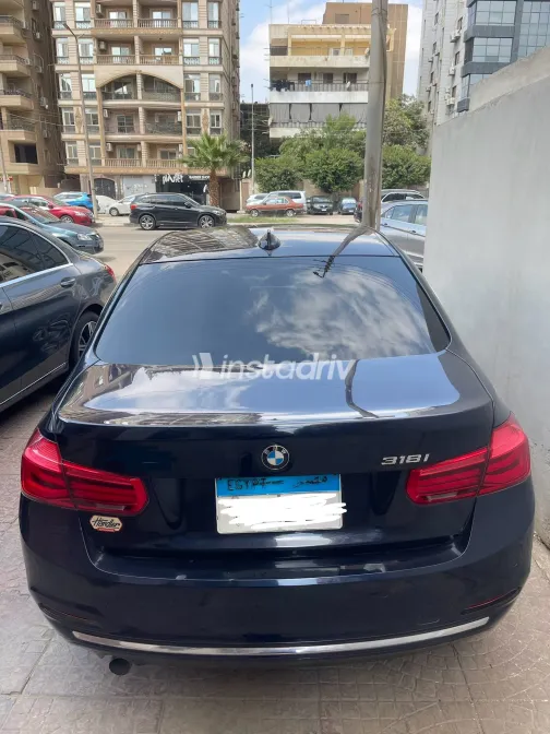 BMW 318 2019 Blue Automatic Used for Sale in Greater Cairo ( Cairo + Giza) - 3