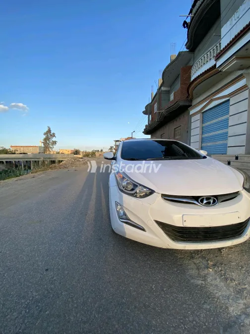 Hyundai Avante 2014 White Automatic Used for Sale in Greater Cairo ( Cairo + Giza) - 6