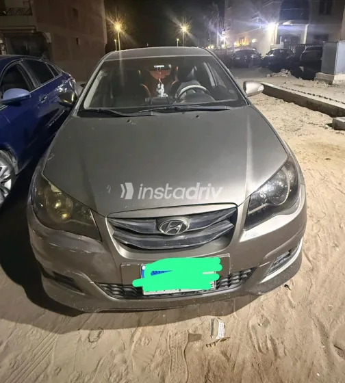 Hyundai Elantra HD 2022 Champagne Automatic Used for Sale in Greater Cairo ( Cairo + Giza) - 4