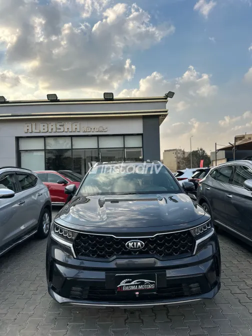 Kia Sorento 2021 Gray Automatic Used for Sale in Greater Cairo ( Cairo + Giza) - 6
