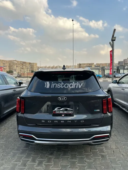 Kia Sorento 2021 Gray Automatic Used for Sale in Greater Cairo ( Cairo + Giza) - 9