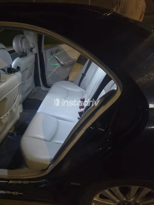 Mercedes C 180 2003 White Automatic Used for Sale in Greater Cairo ( Cairo + Giza) - 4