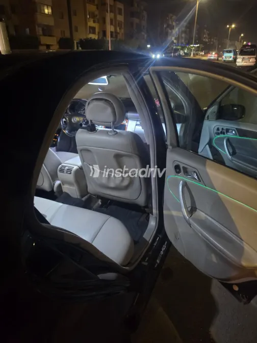 Mercedes C 180 2003 White Automatic Used for Sale in Greater Cairo ( Cairo + Giza) - 9