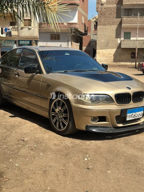 BMW 320 2003 Gold Automatic Used for Sale in Greater Cairo ( Cairo + Giza) - 3