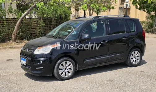 Citroën C3 Picasso 2015 Black Automatic Used for Sale in Greater Cairo ( Cairo + Giza) - 2