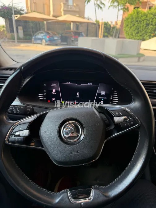 Skoda Superb 2021 Blue Automatic Used for Sale in Greater Cairo ( Cairo + Giza) - 5