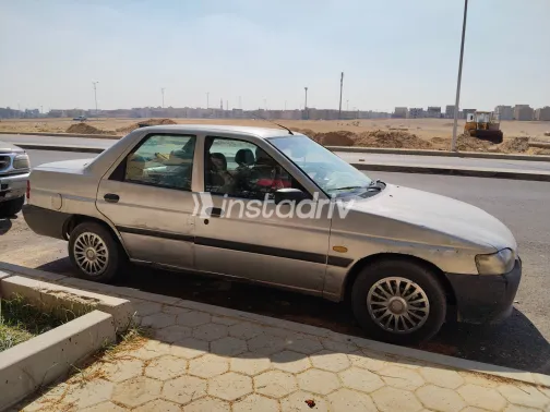 فورد اسكورت 1992 فضي يدوي مستعملة للبيع في القاهرة الكبرى ( القاهرة - الجيزة) - 2