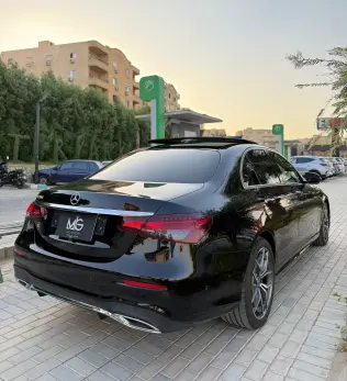 مرسيدس E 200 2022 أسود أوتوماتيك مستعملة للبيع في القاهرة الكبرى ( القاهرة - الجيزة)