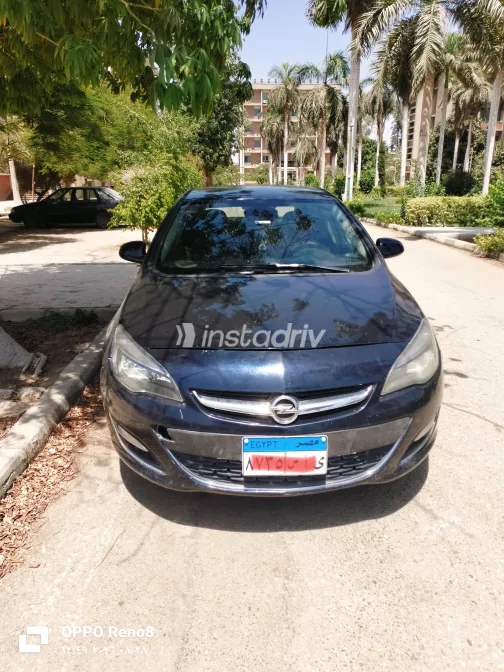 Opel Astra 2018 White Automatic Used for Sale in Greater Cairo ( Cairo + Giza) - 4