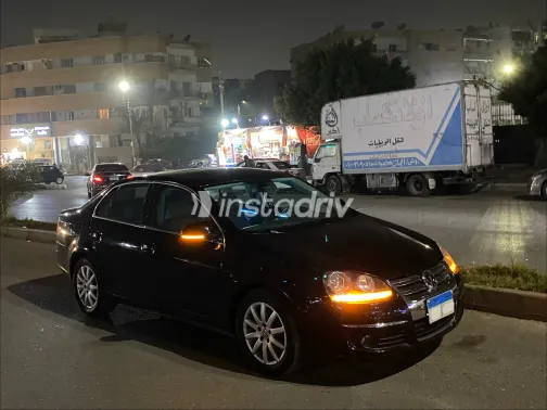 Volkswagen Jetta 2011 Black Automatic Used for Sale in Greater Cairo ( Cairo + Giza) - 3