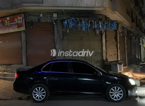 Volkswagen Jetta 2011 Black Automatic Used for Sale in Greater Cairo ( Cairo + Giza) - 10