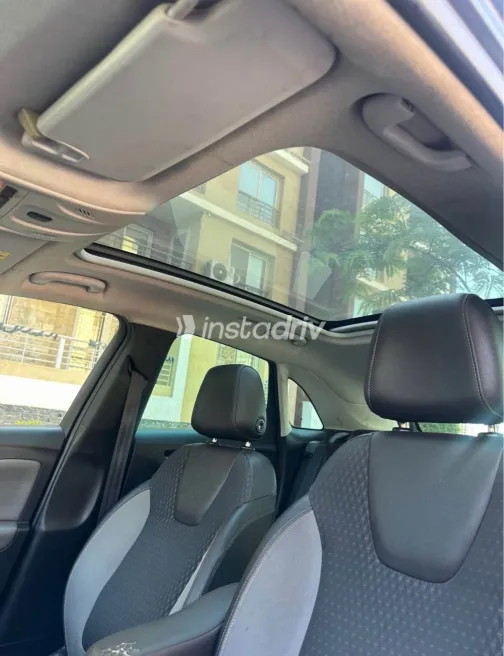 Opel Crossland 2018 Black Automatic Used for Sale in Greater Cairo ( Cairo + Giza) - 4