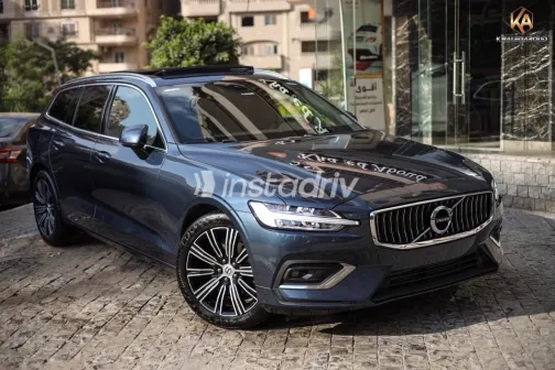 فولفو V60 2021 أزرق أوتوماتيك مستعملة للبيع في القاهرة الكبرى ( القاهرة - الجيزة) - 2