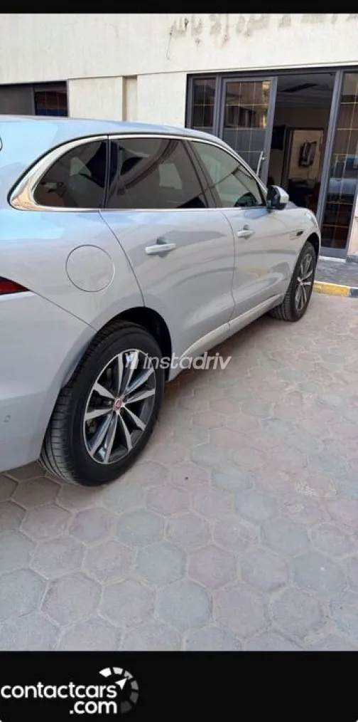 Jaguar F-Pace 2021 Silver Automatic Used for Sale in Greater Cairo ( Cairo + Giza) - 3