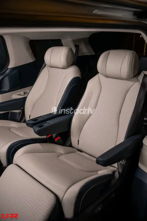 Kia Carnival 2025 White Automatic Used for Sale in Greater Cairo ( Cairo + Giza) - 5