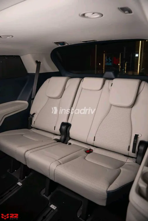 Kia Carnival 2025 White Automatic Used for Sale in Greater Cairo ( Cairo + Giza) - 6