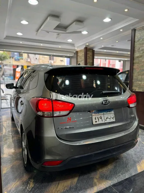 Kia Carens 2016 Gray Automatic Used for Sale in Greater Cairo ( Cairo + Giza) - 3