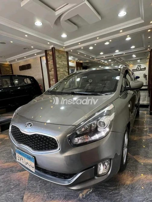 Kia Carens 2016 Gray Automatic Used for Sale in Greater Cairo ( Cairo + Giza) - 5